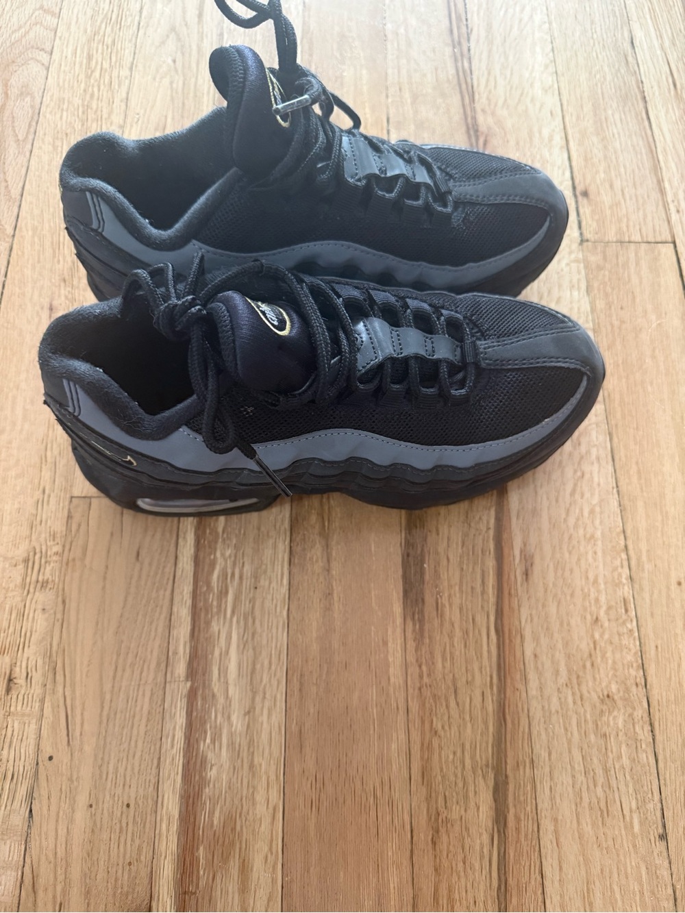 Nike Kids Black & Gray Low-Top Sneakers